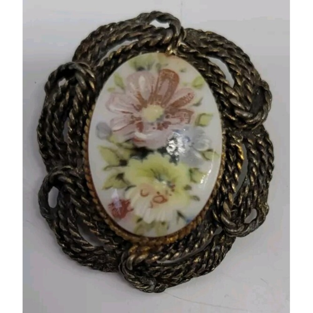 Vintage Porcelain‎ Handpainted flower Brooch Pin